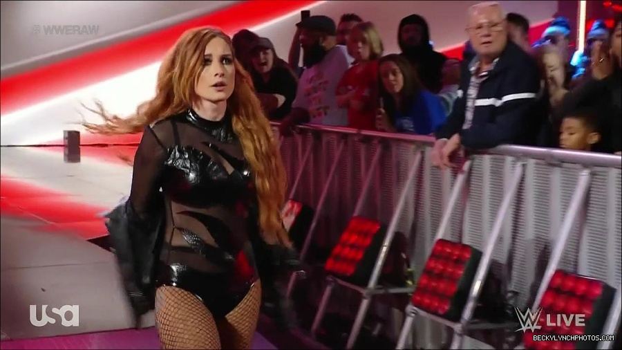 WWE_Monday_Night_Raw_2023_01_02_720p_HDTV_x264-NWCHD_mp4_004951951.jpg