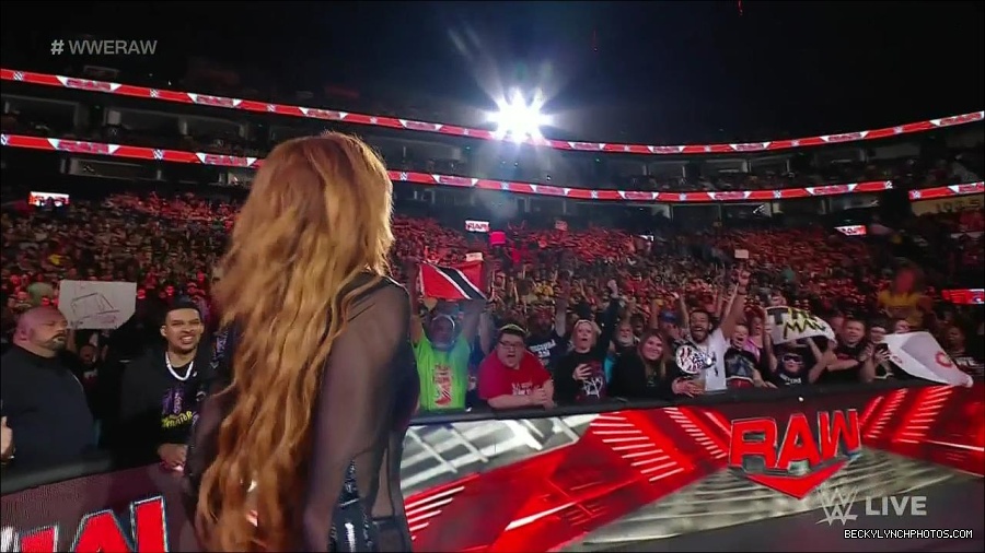 WWE_Monday_Night_Raw_2023_01_02_720p_HDTV_x264-NWCHD_mp4_004961561.jpg