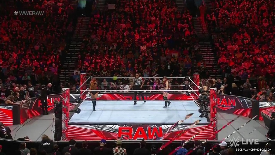 WWE_Monday_Night_Raw_2023_01_02_720p_HDTV_x264-NWCHD_mp4_004967968.jpg