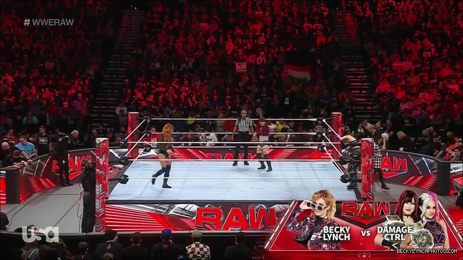 WWE_Monday_Night_Raw_2023_01_02_720p_HDTV_x264-NWCHD_mp4_004969169.jpg