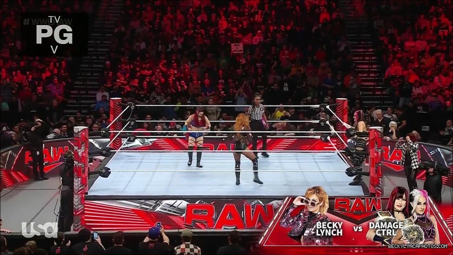 WWE_Monday_Night_Raw_2023_01_02_720p_HDTV_x264-NWCHD_mp4_004971171.jpg