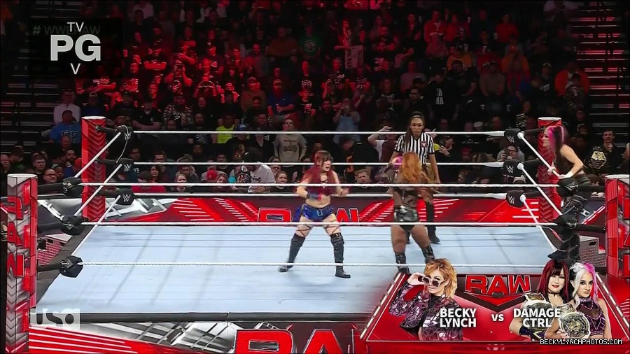 WWE_Monday_Night_Raw_2023_01_02_720p_HDTV_x264-NWCHD_mp4_004973173.jpg