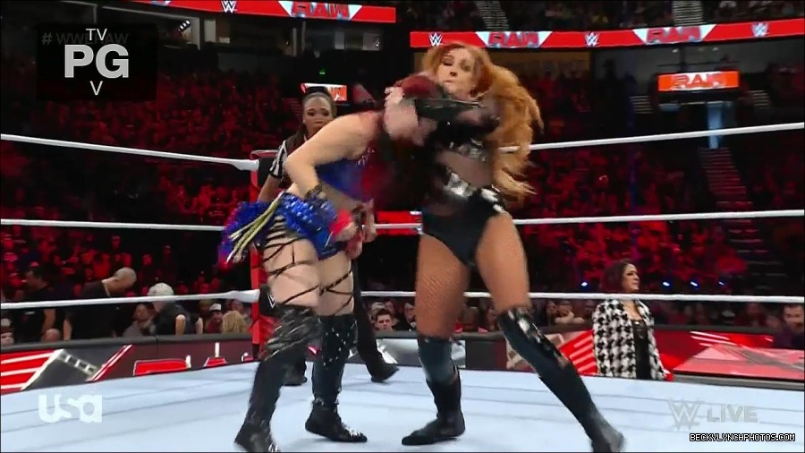 WWE_Monday_Night_Raw_2023_01_02_720p_HDTV_x264-NWCHD_mp4_004978378.jpg