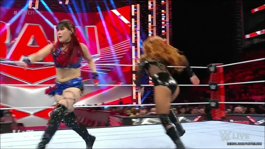 WWE_Monday_Night_Raw_2023_01_02_720p_HDTV_x264-NWCHD_mp4_004985986.jpg