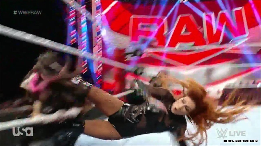 WWE_Monday_Night_Raw_2023_01_02_720p_HDTV_x264-NWCHD_mp4_004991992.jpg