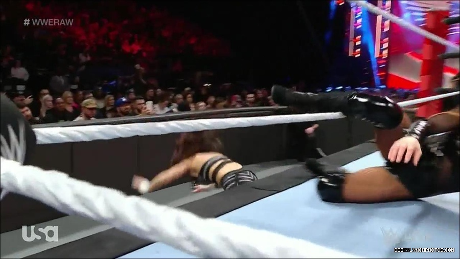 WWE_Monday_Night_Raw_2023_01_02_720p_HDTV_x264-NWCHD_mp4_004992793.jpg