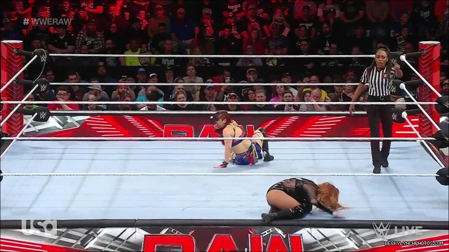 WWE_Monday_Night_Raw_2023_01_02_720p_HDTV_x264-NWCHD_mp4_004993994.jpg