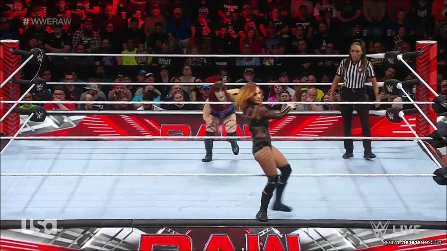 WWE_Monday_Night_Raw_2023_01_02_720p_HDTV_x264-NWCHD_mp4_004995595.jpg