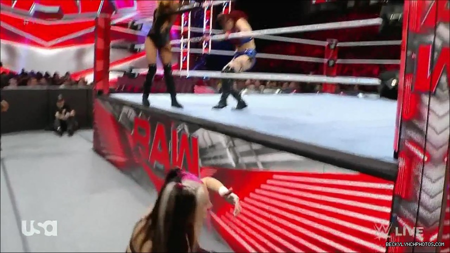 WWE_Monday_Night_Raw_2023_01_02_720p_HDTV_x264-NWCHD_mp4_004997197.jpg