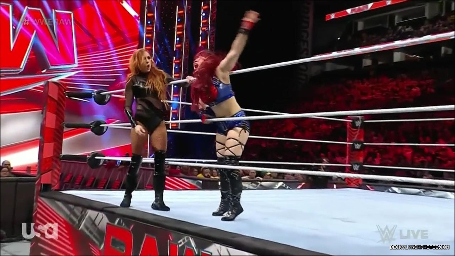 WWE_Monday_Night_Raw_2023_01_02_720p_HDTV_x264-NWCHD_mp4_004998398.jpg