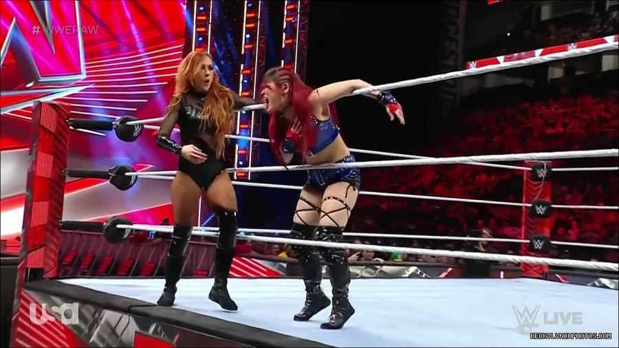 WWE_Monday_Night_Raw_2023_01_02_720p_HDTV_x264-NWCHD_mp4_004998799.jpg