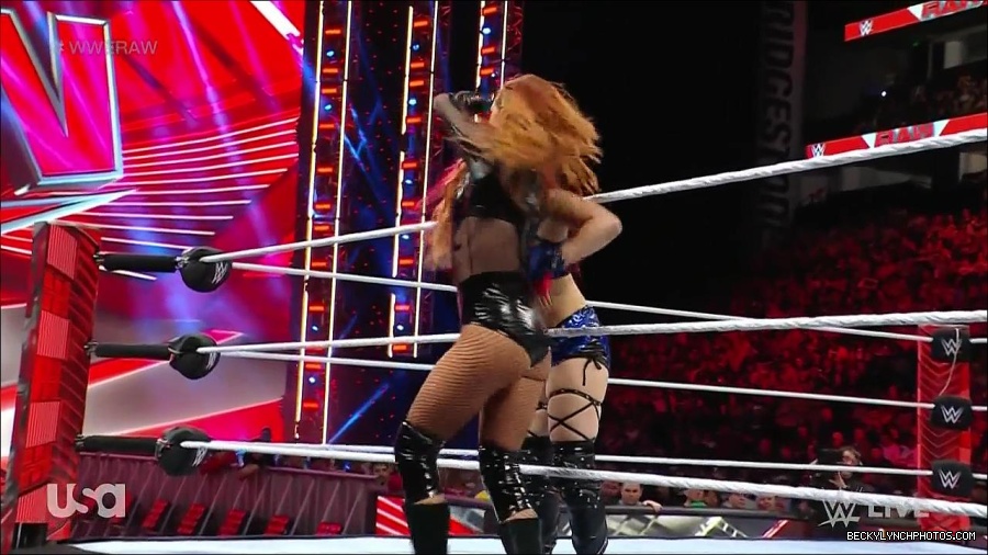 WWE_Monday_Night_Raw_2023_01_02_720p_HDTV_x264-NWCHD_mp4_005000000.jpg
