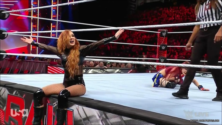 WWE_Monday_Night_Raw_2023_01_02_720p_HDTV_x264-NWCHD_mp4_005004004.jpg