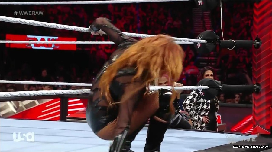 WWE_Monday_Night_Raw_2023_01_02_720p_HDTV_x264-NWCHD_mp4_005009476.jpg