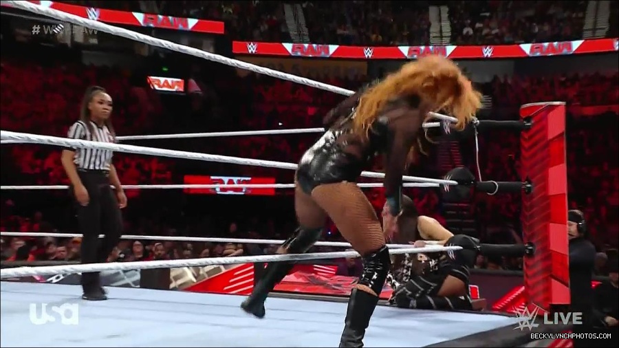 WWE_Monday_Night_Raw_2023_01_02_720p_HDTV_x264-NWCHD_mp4_005010677.jpg
