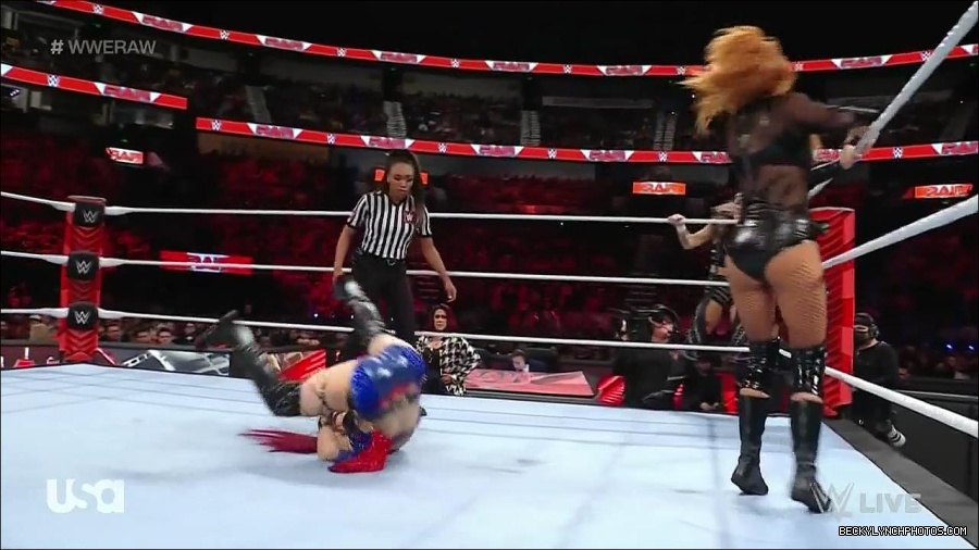 WWE_Monday_Night_Raw_2023_01_02_720p_HDTV_x264-NWCHD_mp4_005015882.jpg