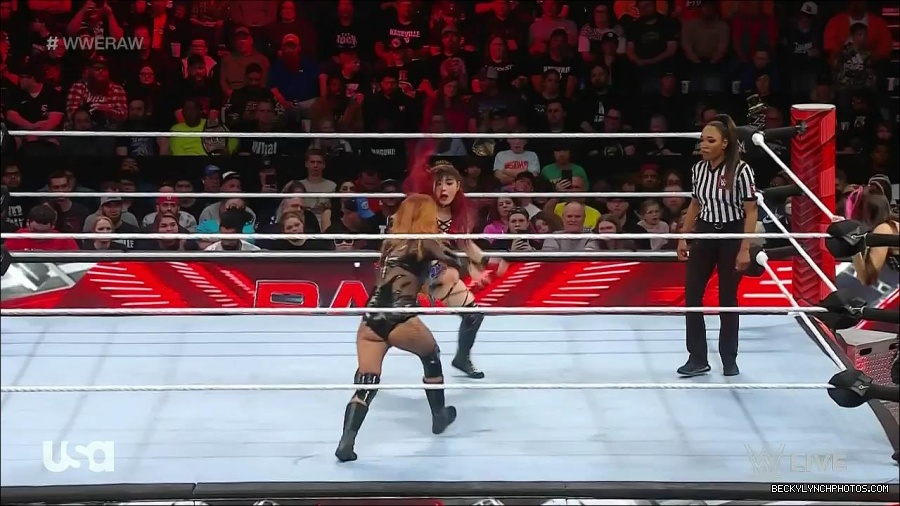 WWE_Monday_Night_Raw_2023_01_02_720p_HDTV_x264-NWCHD_mp4_005017084.jpg