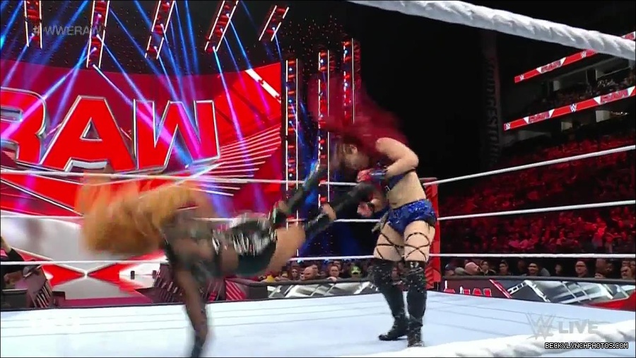 WWE_Monday_Night_Raw_2023_01_02_720p_HDTV_x264-NWCHD_mp4_005018685.jpg