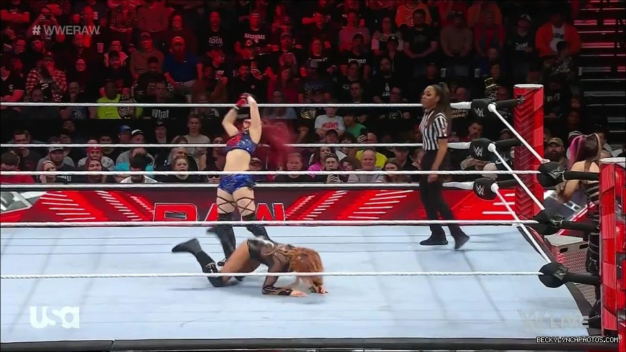 WWE_Monday_Night_Raw_2023_01_02_720p_HDTV_x264-NWCHD_mp4_005019086.jpg