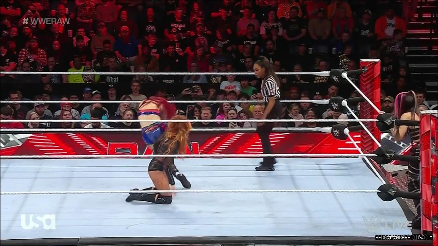 WWE_Monday_Night_Raw_2023_01_02_720p_HDTV_x264-NWCHD_mp4_005019886.jpg