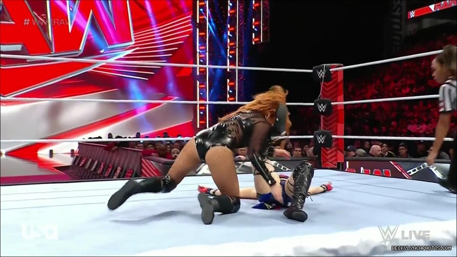 WWE_Monday_Night_Raw_2023_01_02_720p_HDTV_x264-NWCHD_mp4_005021488.jpg