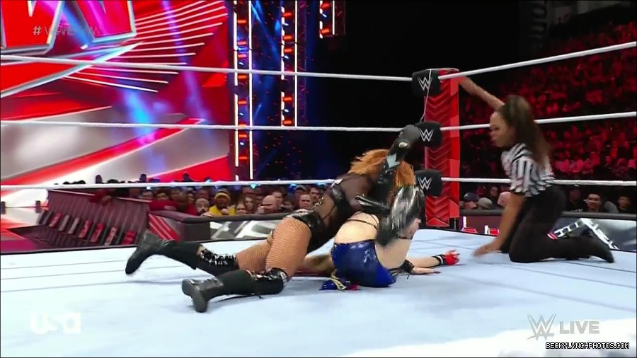 WWE_Monday_Night_Raw_2023_01_02_720p_HDTV_x264-NWCHD_mp4_005021888.jpg