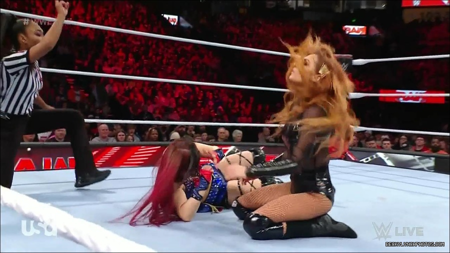 WWE_Monday_Night_Raw_2023_01_02_720p_HDTV_x264-NWCHD_mp4_005024291.jpg