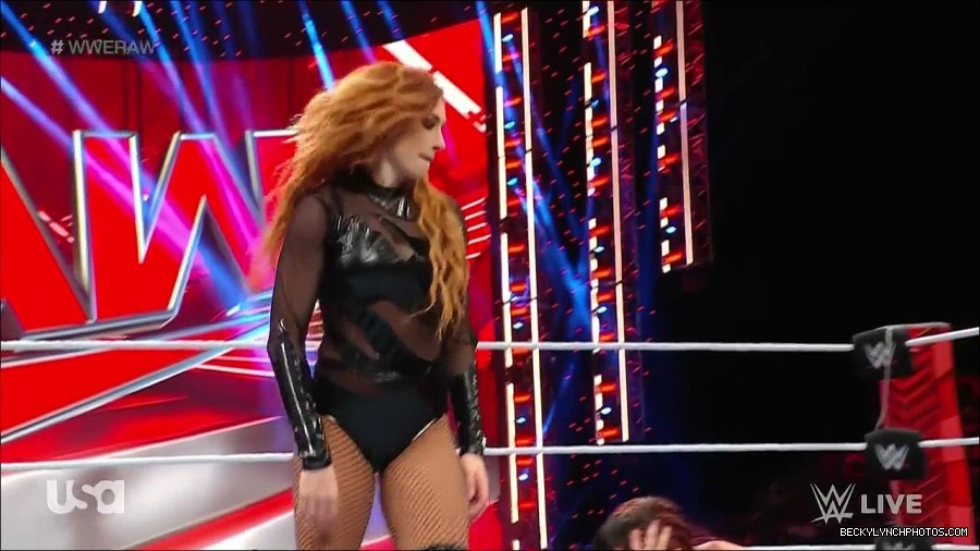 WWE_Monday_Night_Raw_2023_01_02_720p_HDTV_x264-NWCHD_mp4_005028295.jpg