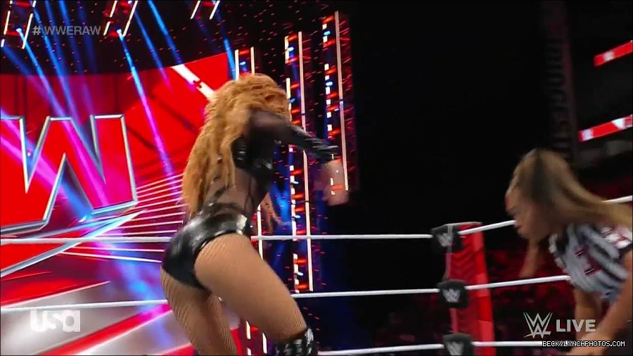 WWE_Monday_Night_Raw_2023_01_02_720p_HDTV_x264-NWCHD_mp4_005028695.jpg