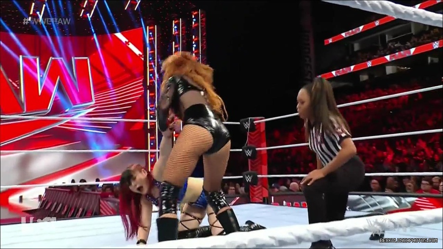 WWE_Monday_Night_Raw_2023_01_02_720p_HDTV_x264-NWCHD_mp4_005029496.jpg