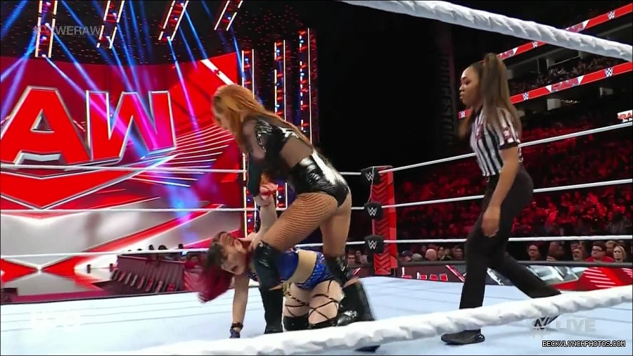 WWE_Monday_Night_Raw_2023_01_02_720p_HDTV_x264-NWCHD_mp4_005029896.jpg