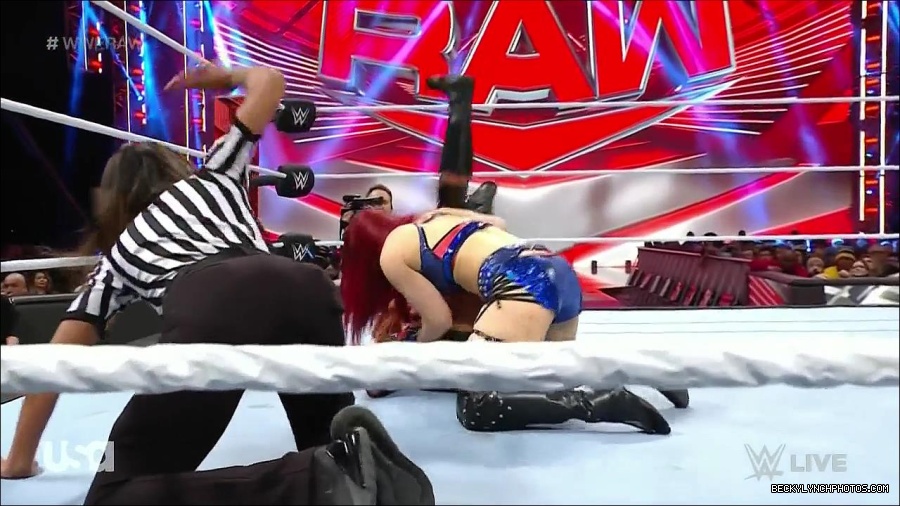 WWE_Monday_Night_Raw_2023_01_02_720p_HDTV_x264-NWCHD_mp4_005034301.jpg