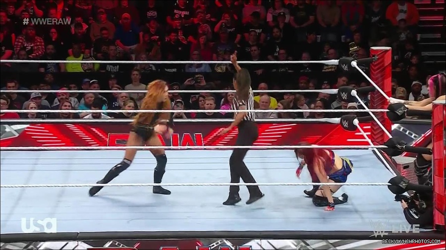 WWE_Monday_Night_Raw_2023_01_02_720p_HDTV_x264-NWCHD_mp4_005036303.jpg