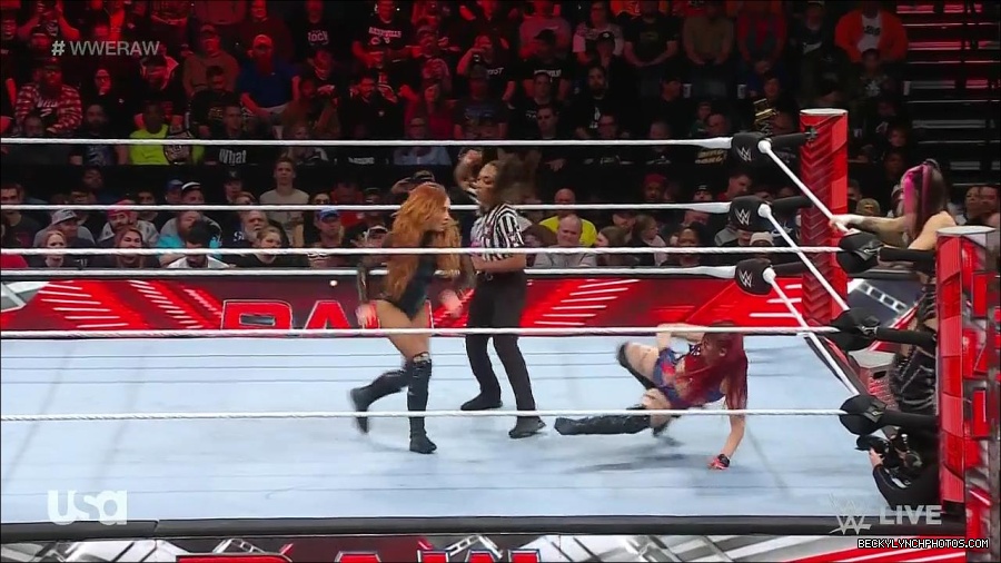 WWE_Monday_Night_Raw_2023_01_02_720p_HDTV_x264-NWCHD_mp4_005036703.jpg