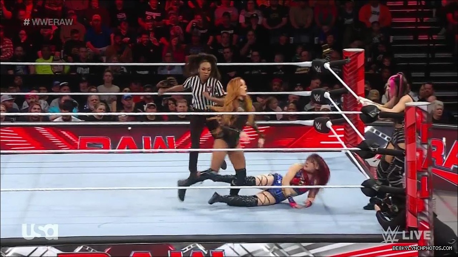 WWE_Monday_Night_Raw_2023_01_02_720p_HDTV_x264-NWCHD_mp4_005037104.jpg