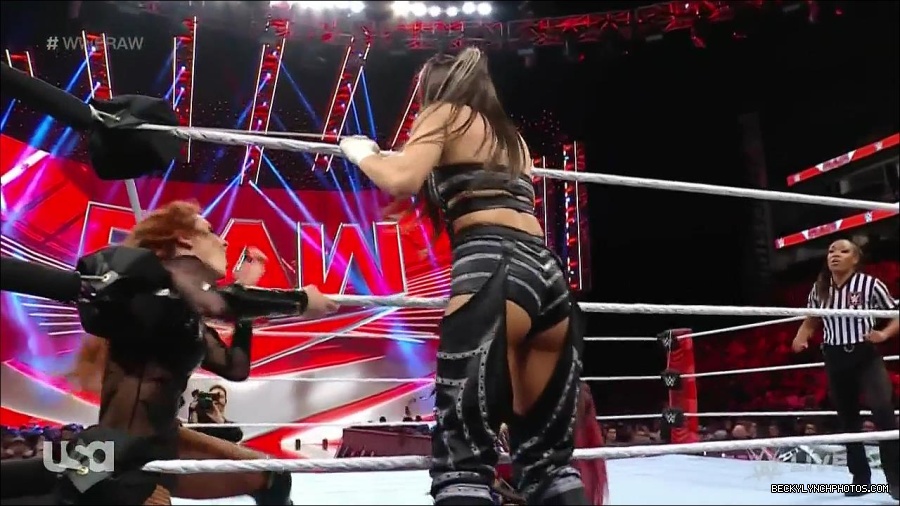 WWE_Monday_Night_Raw_2023_01_02_720p_HDTV_x264-NWCHD_mp4_005038305.jpg