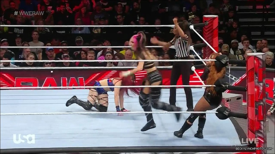 WWE_Monday_Night_Raw_2023_01_02_720p_HDTV_x264-NWCHD_mp4_005041108.jpg