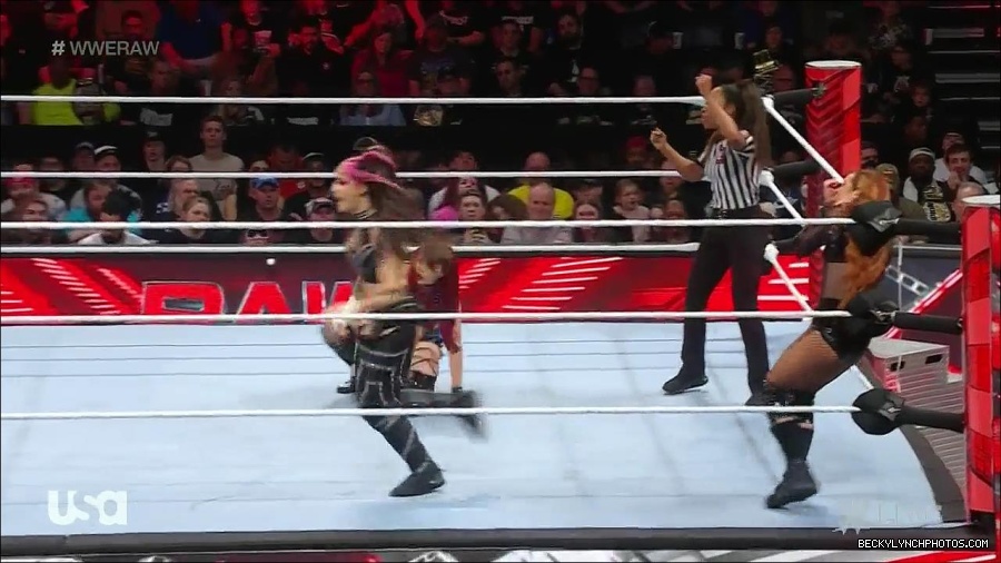 WWE_Monday_Night_Raw_2023_01_02_720p_HDTV_x264-NWCHD_mp4_005041508.jpg