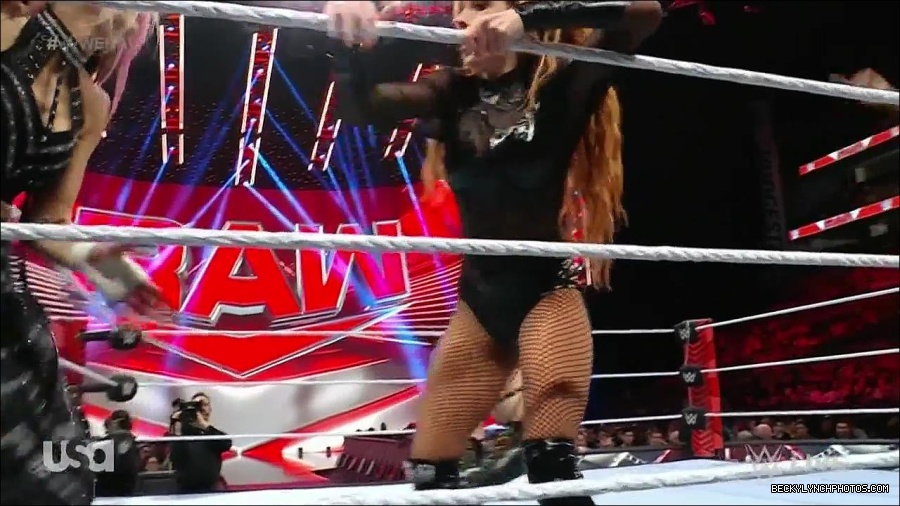 WWE_Monday_Night_Raw_2023_01_02_720p_HDTV_x264-NWCHD_mp4_005046713.jpg