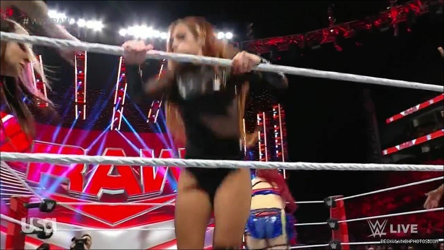 WWE_Monday_Night_Raw_2023_01_02_720p_HDTV_x264-NWCHD_mp4_005047114.jpg