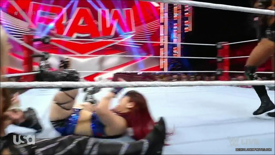WWE_Monday_Night_Raw_2023_01_02_720p_HDTV_x264-NWCHD_mp4_005052719.jpg