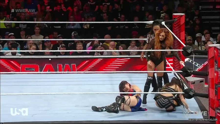 WWE_Monday_Night_Raw_2023_01_02_720p_HDTV_x264-NWCHD_mp4_005054321.jpg