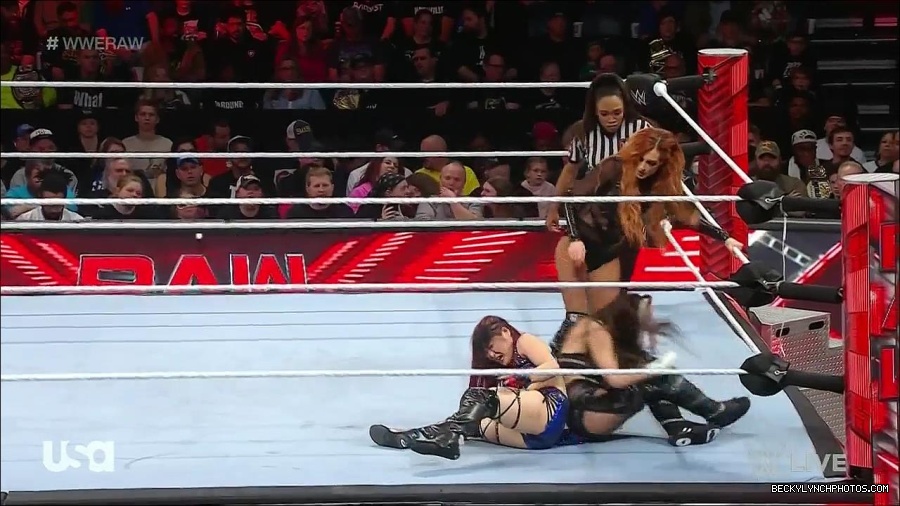 WWE_Monday_Night_Raw_2023_01_02_720p_HDTV_x264-NWCHD_mp4_005054721.jpg