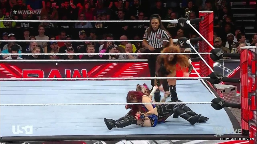 WWE_Monday_Night_Raw_2023_01_02_720p_HDTV_x264-NWCHD_mp4_005055522.jpg
