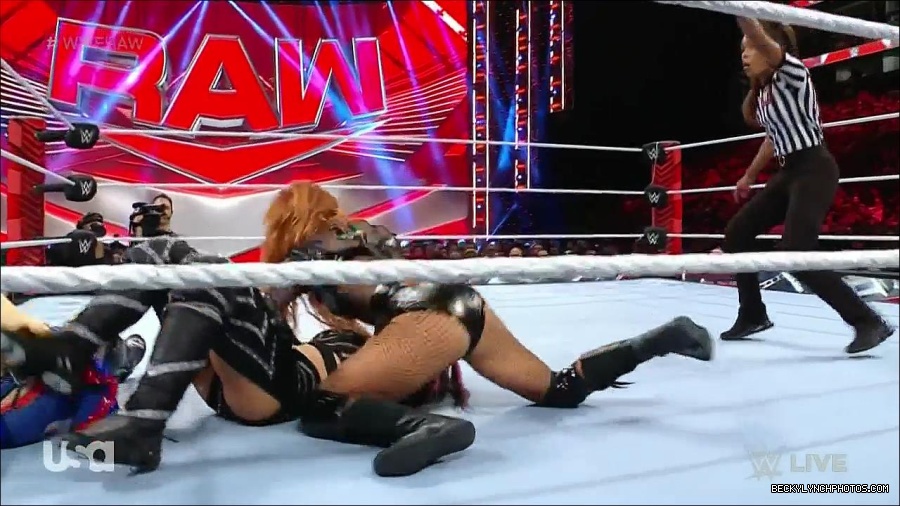 WWE_Monday_Night_Raw_2023_01_02_720p_HDTV_x264-NWCHD_mp4_005056723.jpg