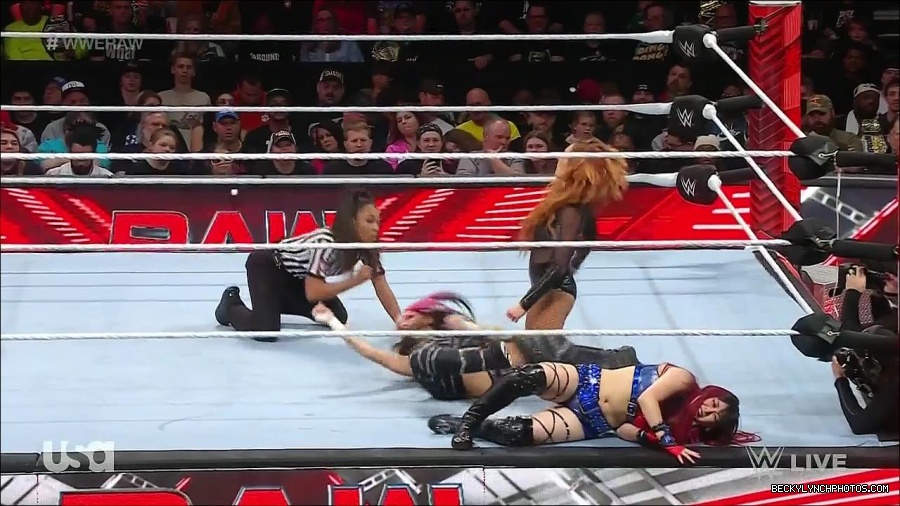 WWE_Monday_Night_Raw_2023_01_02_720p_HDTV_x264-NWCHD_mp4_005058725.jpg