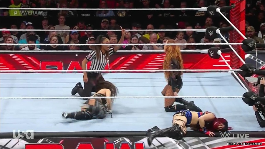 WWE_Monday_Night_Raw_2023_01_02_720p_HDTV_x264-NWCHD_mp4_005059526.jpg