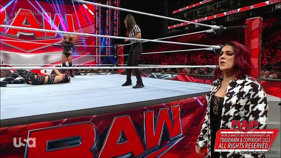 WWE_Monday_Night_Raw_2023_01_02_720p_HDTV_x264-NWCHD_mp4_005066333.jpg