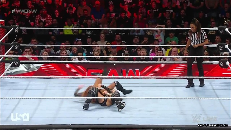 WWE_Monday_Night_Raw_2023_01_02_720p_HDTV_x264-NWCHD_mp4_005069136.jpg