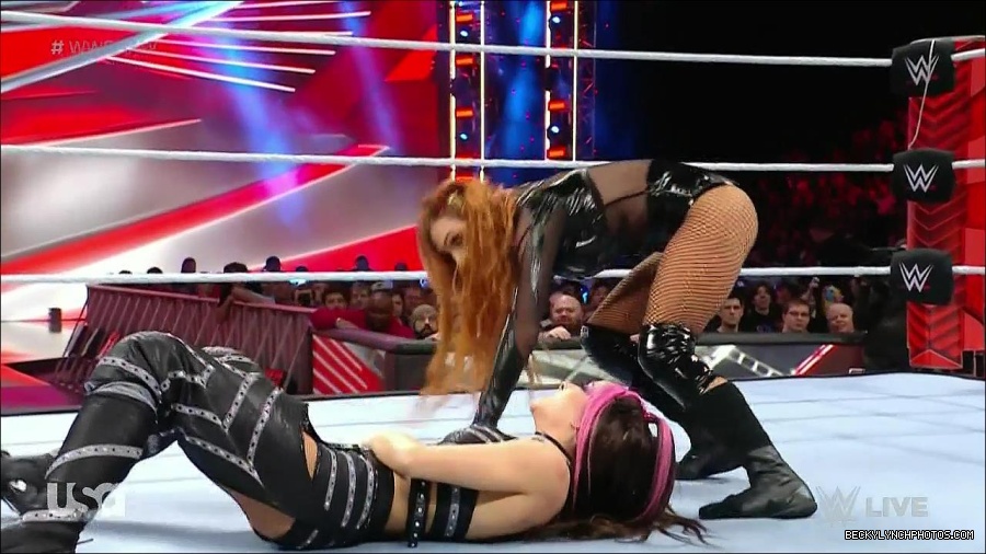WWE_Monday_Night_Raw_2023_01_02_720p_HDTV_x264-NWCHD_mp4_005070337.jpg
